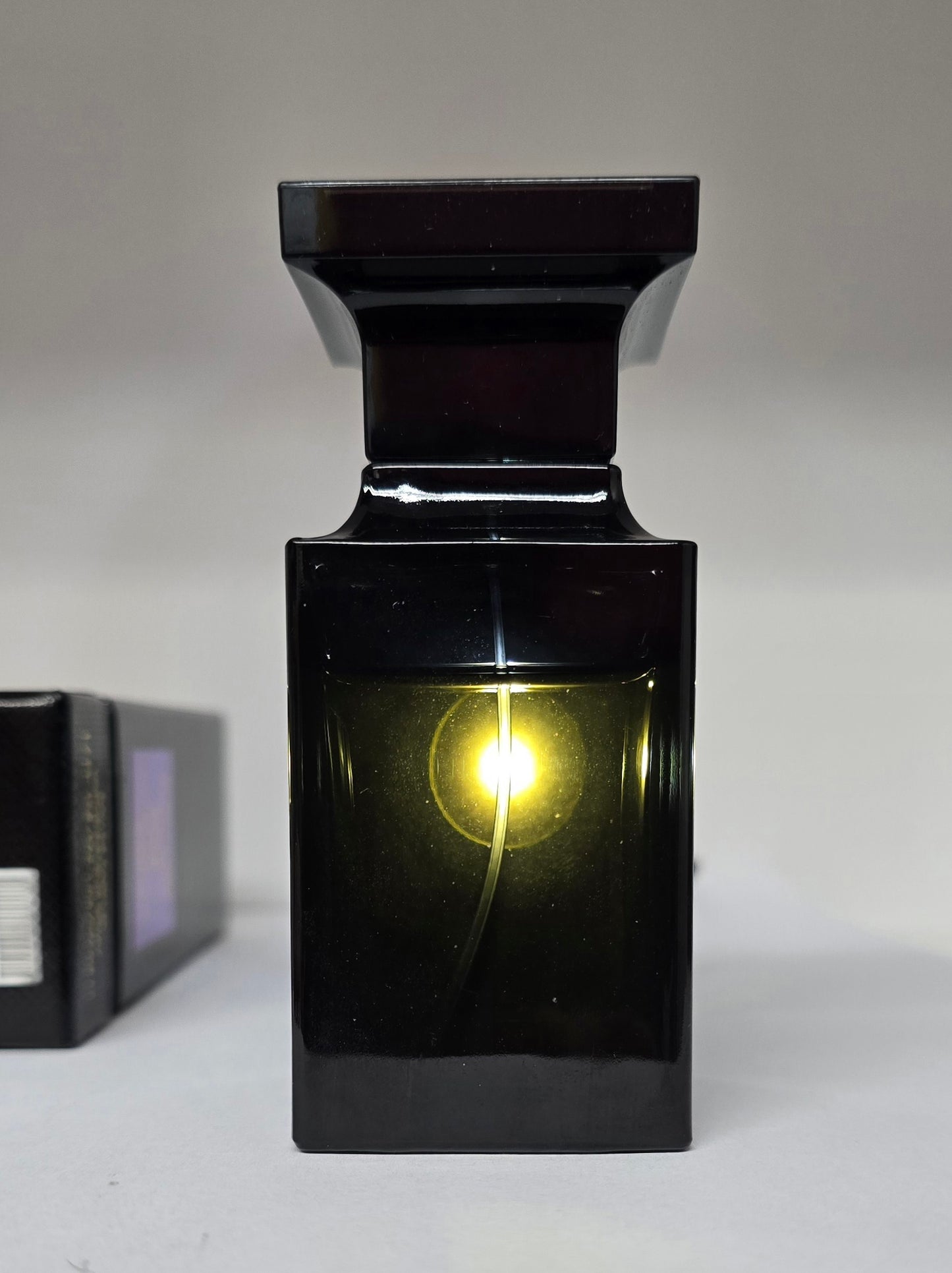 Vintage Rose Cafe Eau de Parfum By Tom Ford (USED) - 50ml