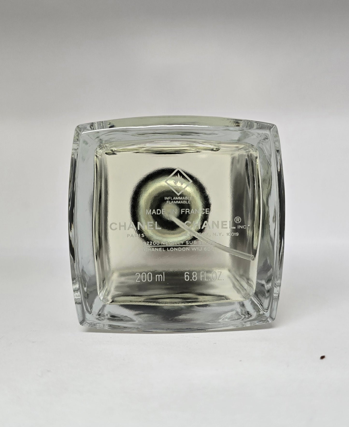 Chanel No 19 Eau de Parfum 200ml (USED)
